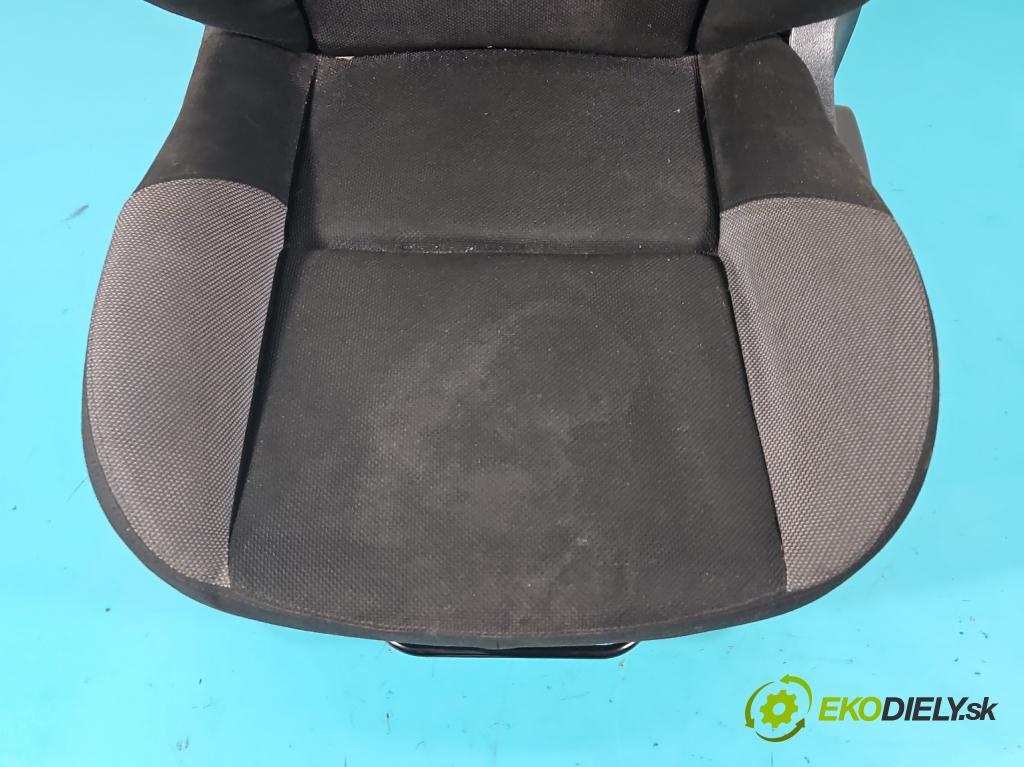 Peugeot 207 1.4 16V 88 HP manual 65 kW 1360 cm3 5- Sedačka ľavý  (Sedačky, sedadlá)