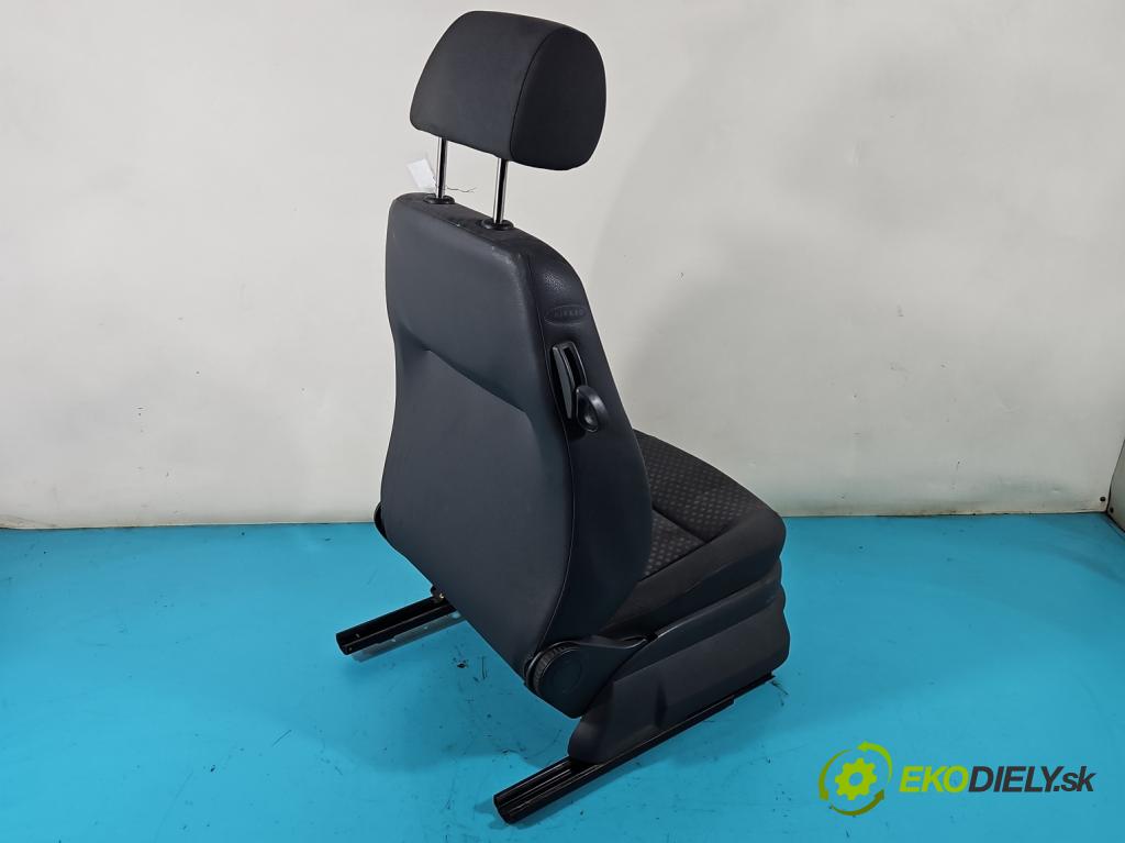 Vw Polo IV 9N 2001-2009 1.2 12V 64 HP manual 47 kW 1198 cm3 3- Sedačka pravý  (Sedačky, sedadlá)