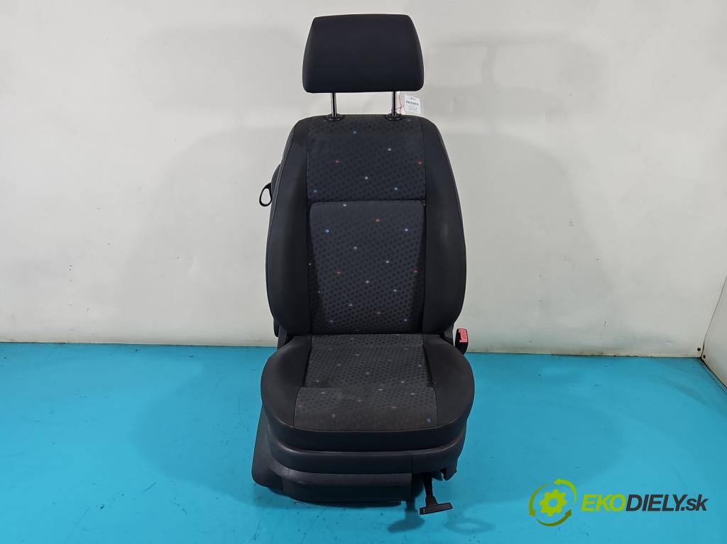 Vw Polo IV 9N 2001-2009 1.2 12V 64 HP manual 47 kW 1198 cm3 3- Sedačka pravý  (Sedačky, sedadlá)