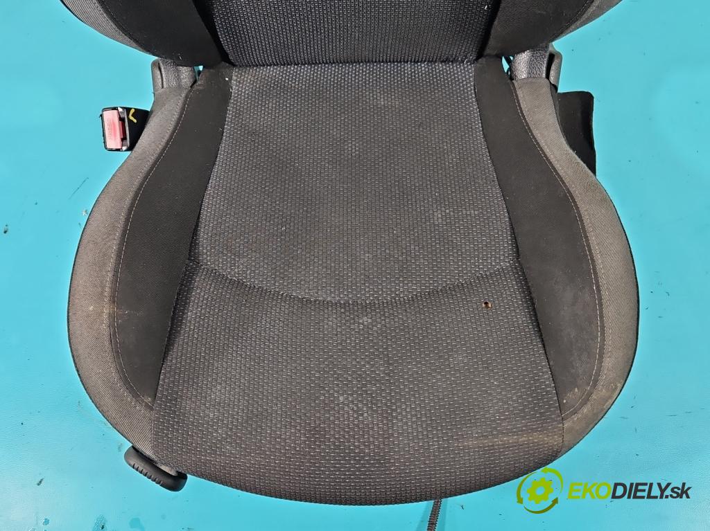 Peugeot 206 1.1 60 HP manual 44 kW 1124 cm3 3- Sedačka ľavý  (Sedačky, sedadlá)