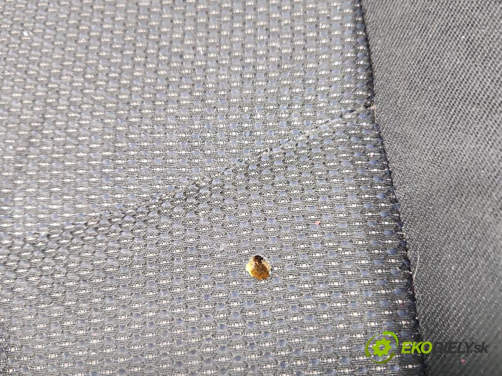 Peugeot 206 1.1 60 HP manual 44 kW 1124 cm3 3- Sedačka ľavý  (Sedačky, sedadlá)