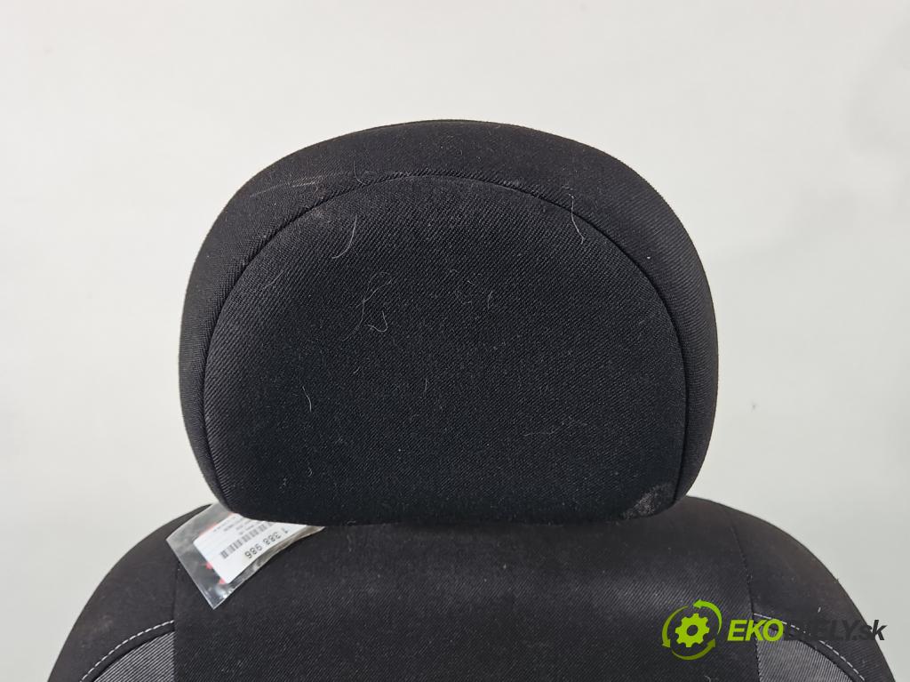 Peugeot 206 1.1 60 HP manual 44 kW 1124 cm3 3- Sedačka ľavý  (Sedačky, sedadlá)