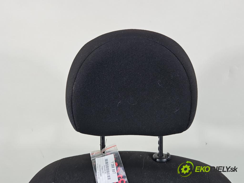 Peugeot 206 1.1 60 HP manual 44 kW 1124 cm3 3- Sedačka pravý  (Sedačky, sedadlá)