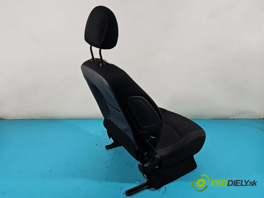 Peugeot 206 1.1 60 HP manual 44 kW 1124 cm3 3- Sedačka pravý  (Sedačky, sedadlá)