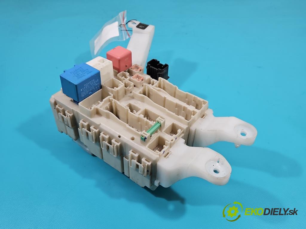 Toyota Verso 2009-2018 2.0 D4D 126 hp manual 93 kW 1998 cm3 5- skříňka pojistková 82730-0F051-C (Pojistkové skříňky)