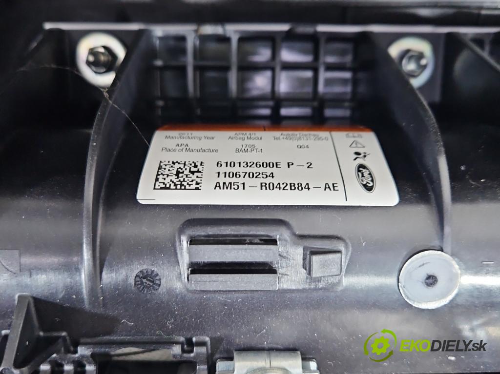 Ford C-Max II 2010-2019 1.6 tdci 116 HP manual 85 kW 1560 cm3 5- kokpit,pristrojová doska rozdeľovacia