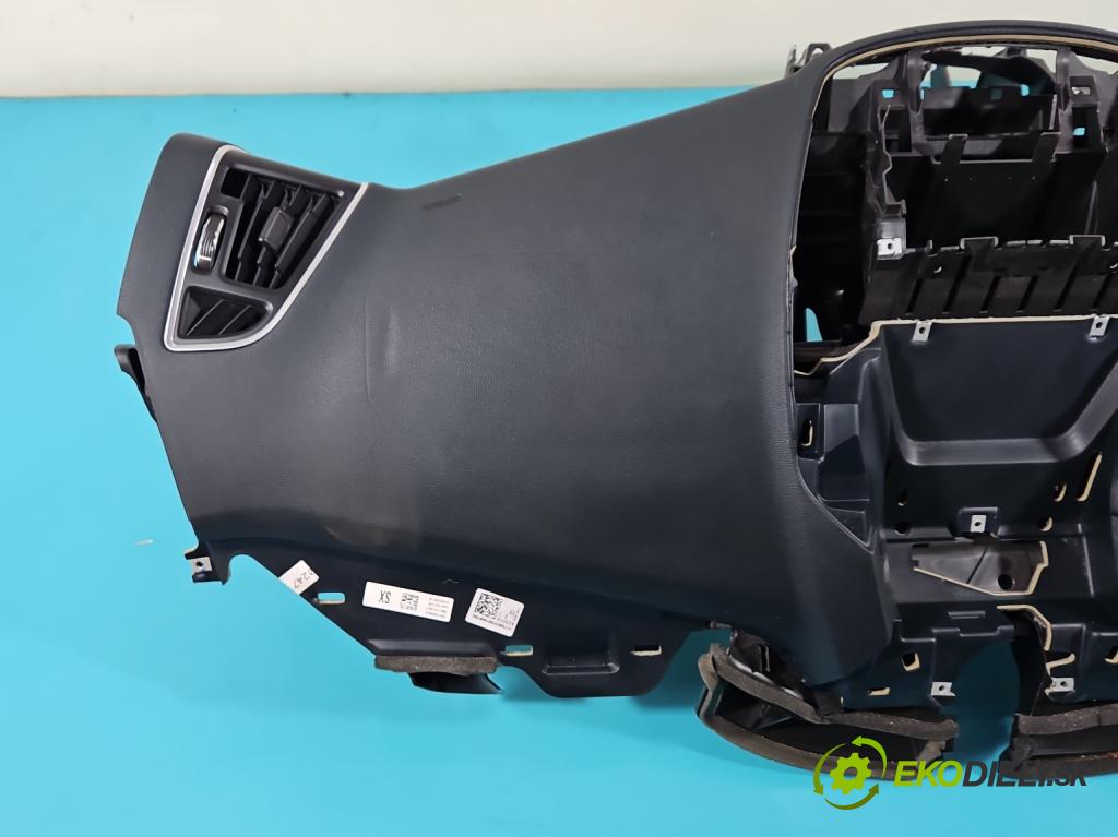 Ford C-Max II 2010-2019 1.6 tdci 116 HP manual 85 kW 1560 cm3 5- kokpit,pristrojová doska rozdeľovacia