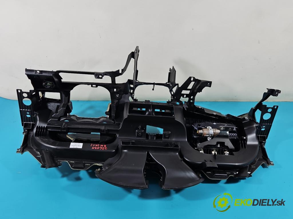Ford C-Max II 2010-2019 1.6 tdci 116 HP manual 85 kW 1560 cm3 5- kokpit,pristrojová doska rozdeľovacia
