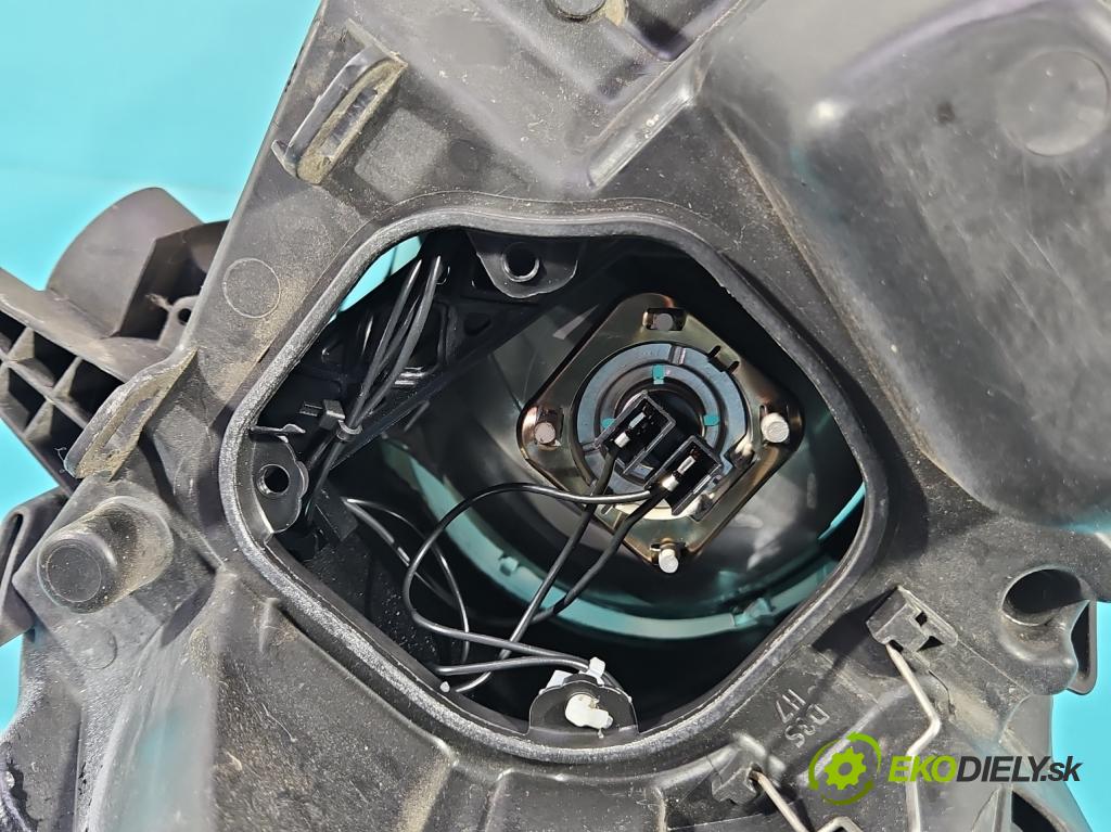 Ford C-Max II 2010-2019 1.6 tdci 116 HP manual 85 kW 1560 cm3 5- Reflektor: pravý AM51-13W-029-AE (Pravé)