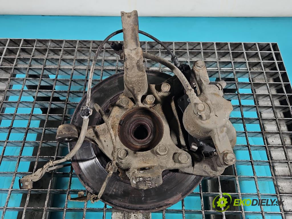 Toyota Verso 2009-2018 2.0 D4D 126 HP manual 93 kW 1998 cm3 5- náboj ľavé  (Náboje)