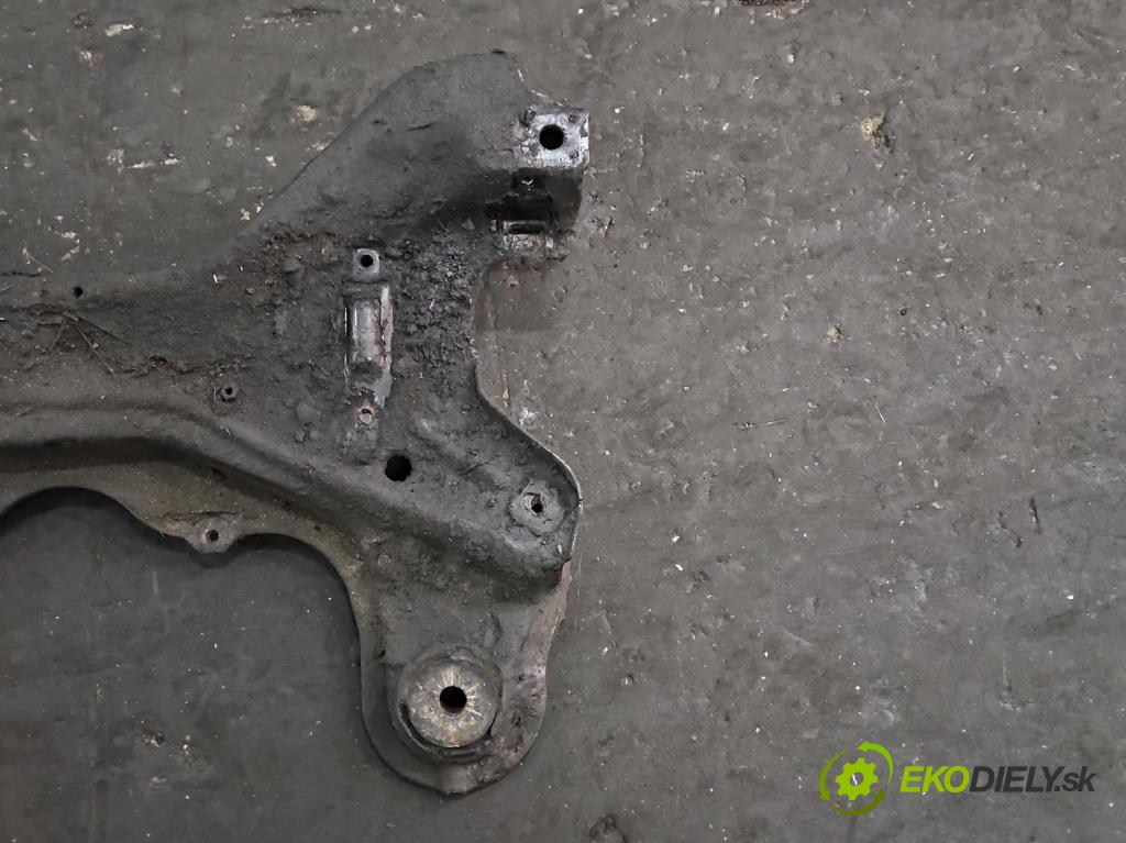 Vw Bora 1.9 tdi 131 HP manual 96 kW 1896 cm3 4- výstuha motora