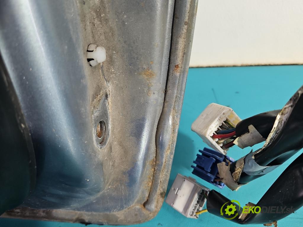 Toyota Corolla E12 2001-2009 1.6 vvti 110 HP manual 81 kW 1598 cm3 5- dvere predné ľavé (Ostatné)