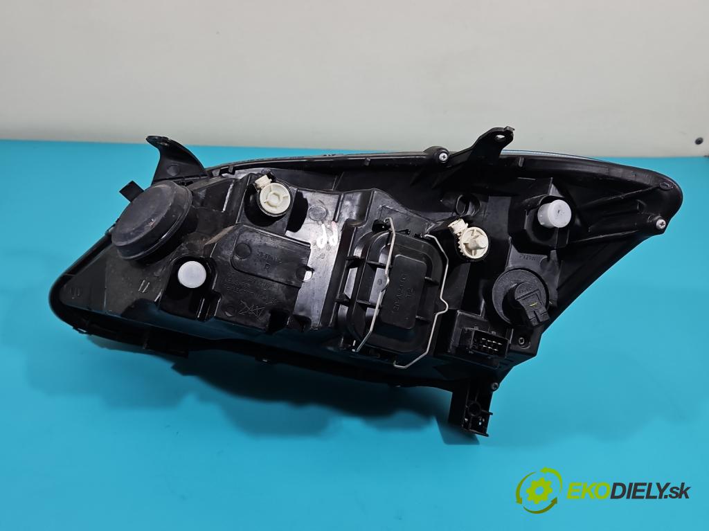 Toyota Corolla E12 2001-2009 1.6 vvti 110 HP manual 81 kW 1598 cm3 5- Reflektor: pravý  (Pravé)