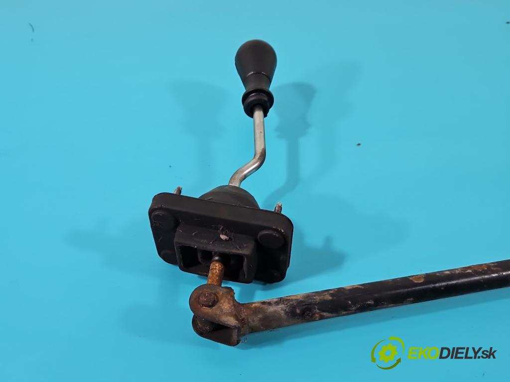 Peugeot 206 1.1 60 HP manual 44 kW 1124 cm3 3- Páka: Změny: stupeň,rýchlosť  (Rýchlostné páky / kulisy)