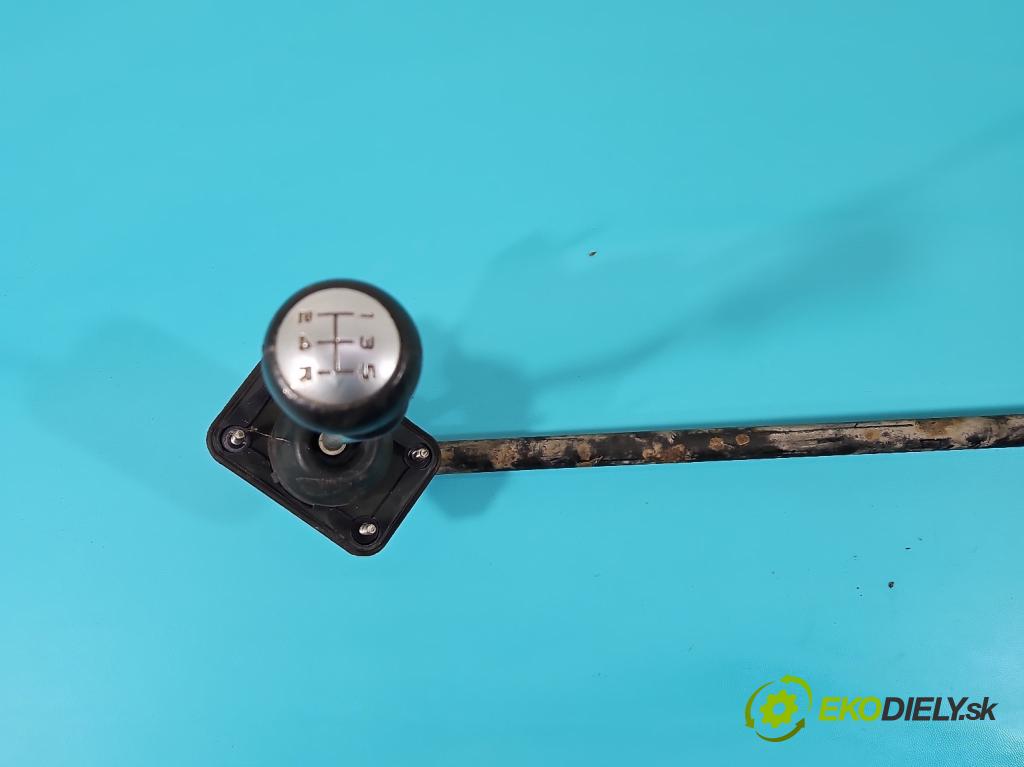 Peugeot 206 1.1 60 HP manual 44 kW 1124 cm3 3- Páka: Změny: stupeň,rýchlosť  (Rýchlostné páky / kulisy)