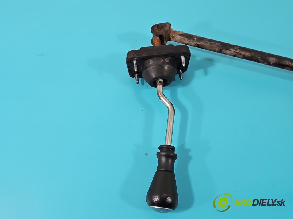 Peugeot 206 1.1 60 HP manual 44 kW 1124 cm3 3- Páka: Změny: stupeň,rýchlosť  (Rýchlostné páky / kulisy)