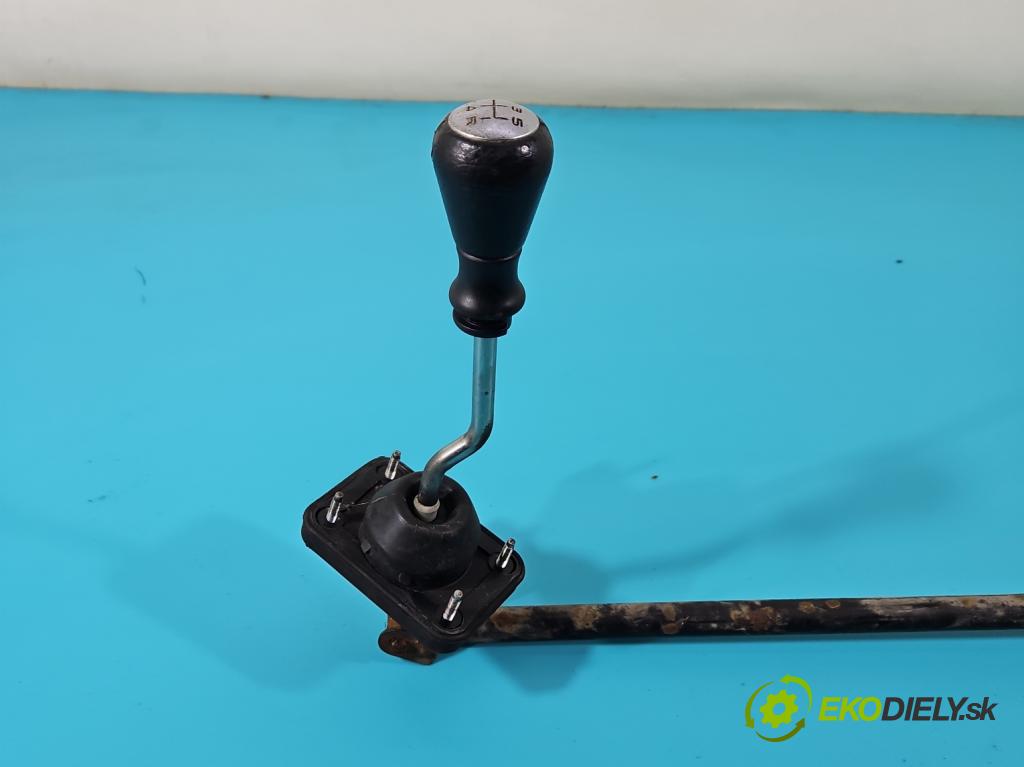 Peugeot 206 1.1 60 HP manual 44 kW 1124 cm3 3- Páka: Změny: stupeň,rýchlosť  (Rýchlostné páky / kulisy)