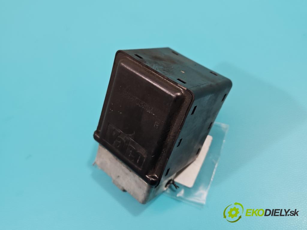 Renault Scenic II 2003-2009 1.9 dci 106 HP manual 78 kW 1870 cm3 5- Blokáda: řízení: 8200033233 (Ostatné)