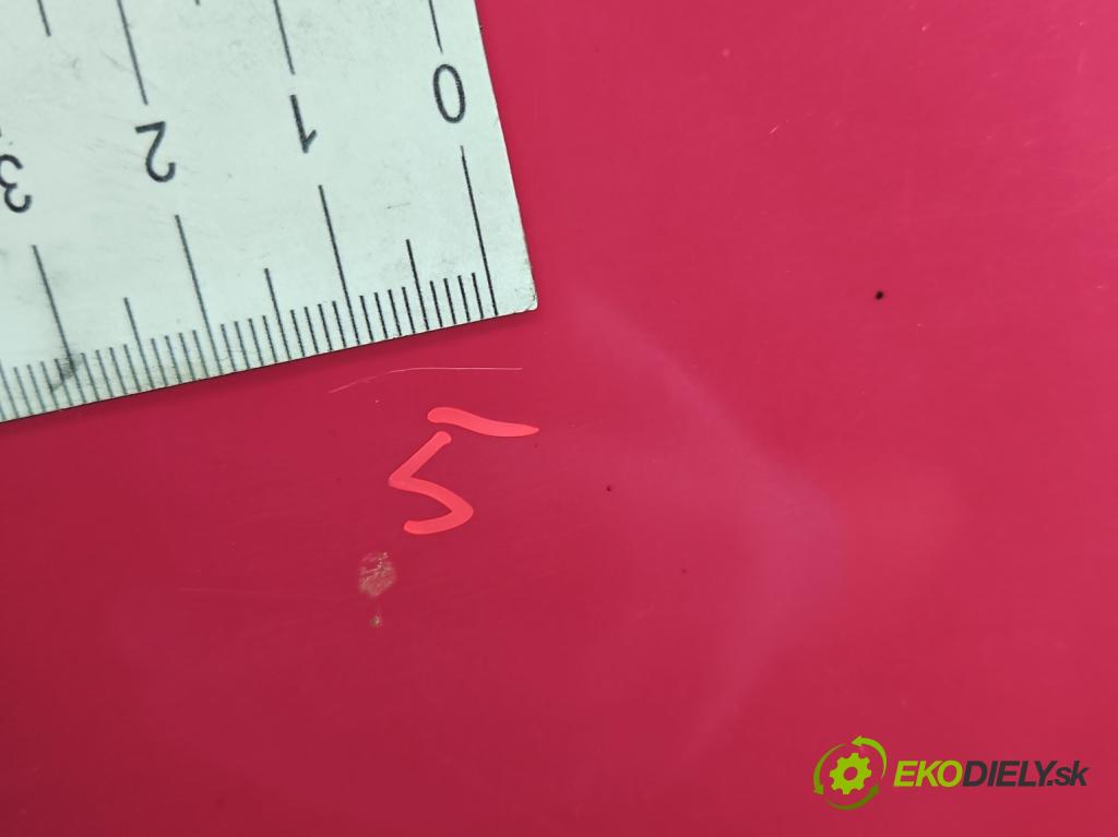 Toyota Corolla E11 1997-2002 2.0d 72 hp manual 53 kW 1974 cm3 5- zadní kufrové dveře  (Zadní kapoty)