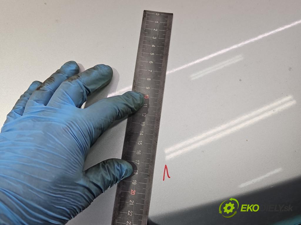 Mercedes S W221 2005-2013 5.5 V8 387KM automatic 285 kW 5462 cm3 4- zadní kufrové dveře  (Zadní kapoty)