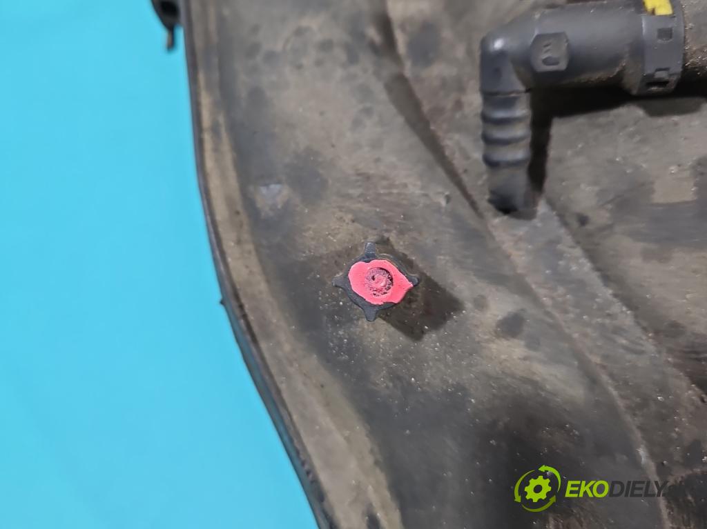 Citroen Xsara Picasso 2.0 16V 136 HP automatic 100 kW 1997 cm3 5- zvod nasávací 9653968580 (Sacie potrubia)