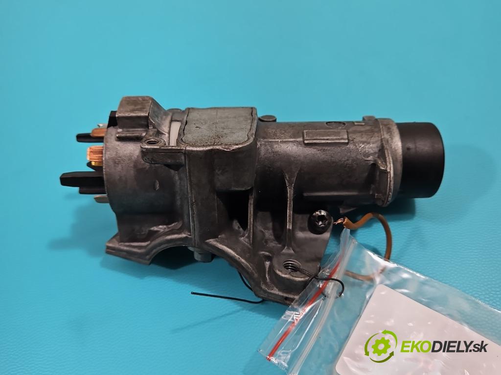 Vw Golf IV 1997-2003 1.4 16V 75 HP manual 55 kW 1390 cm3 5- Spínačka 4B0905651C (Spínacie skrinky a kľúče)