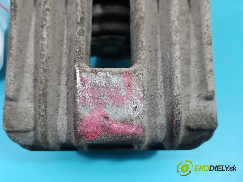 Audi A3 8L 1996-2003 1.9 tdi 90 hp manual 66 kW 1896 cm3 3- brzdič zadní levý  (Klika dveří ostatní)