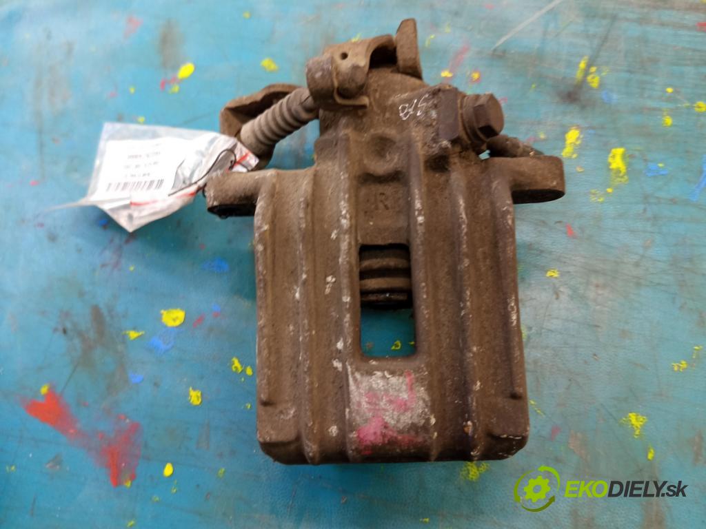 Audi A3 8L 1996-2003 1.9 tdi 90 hp manual 66 kW 1896 cm3 3- brzdič zadní levý  (Klika dveří ostatní)