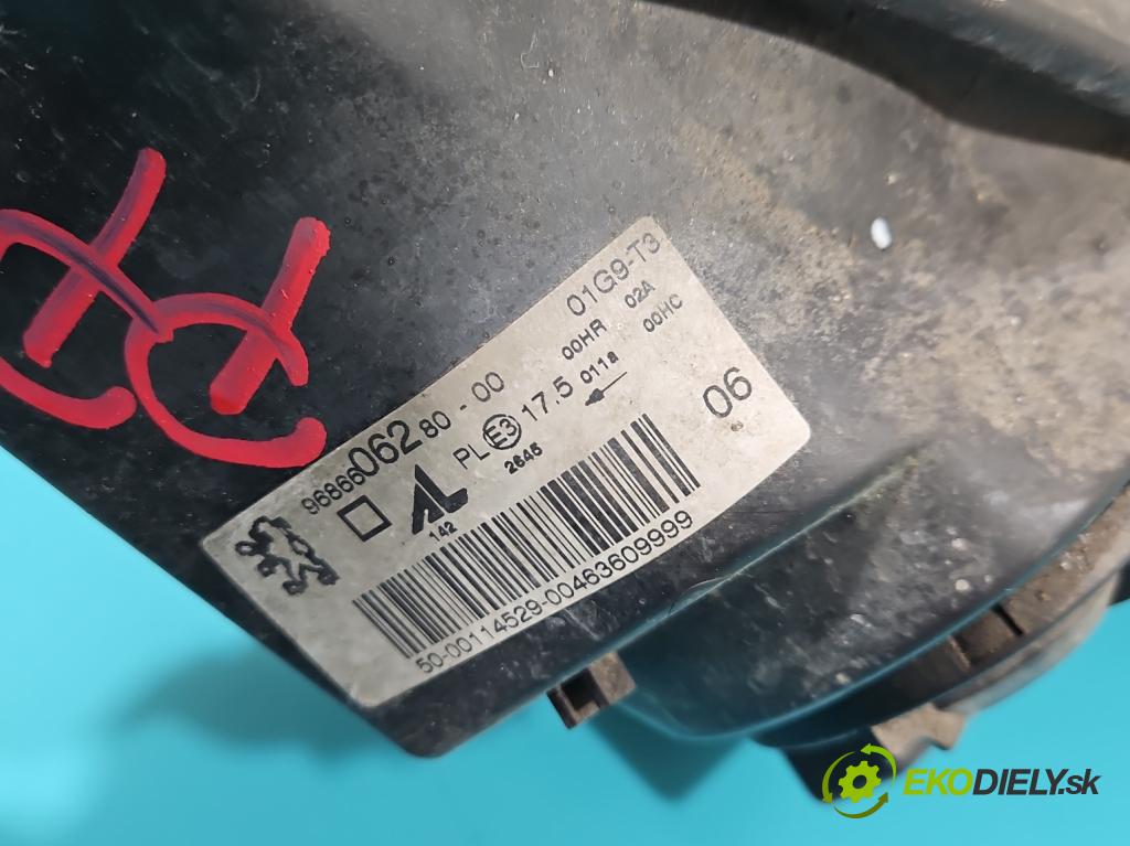 Peugeot 206 1.1 60 HP manual 44 kW 1124 cm3 3- Reflektor: pravý 9686606280 (Pravé)