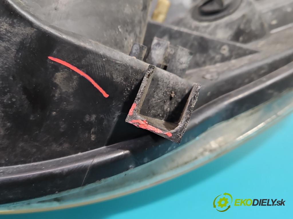 Peugeot 206 1.1 60 HP manual 44 kW 1124 cm3 3- Reflektor: pravý 9686606280 (Pravé)