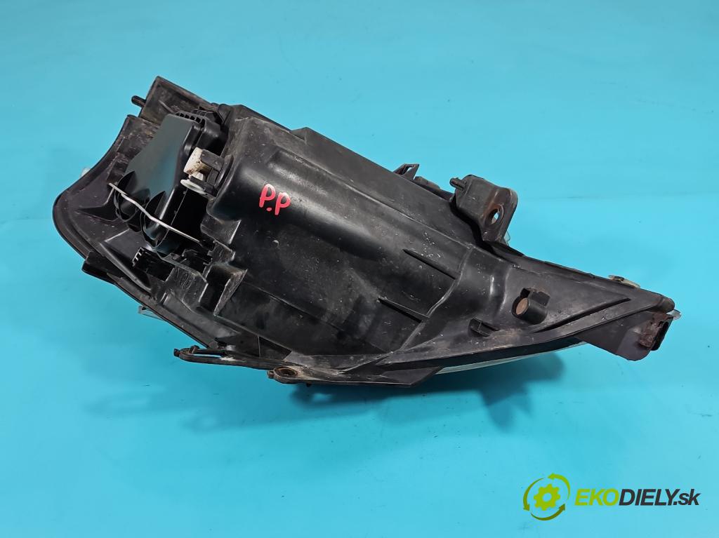 Citroen C3 I 2002-2009 1.4 hdi 90 HP manual 66 kW 1398 cm3 5- Reflektor: pravý  (Pravé)