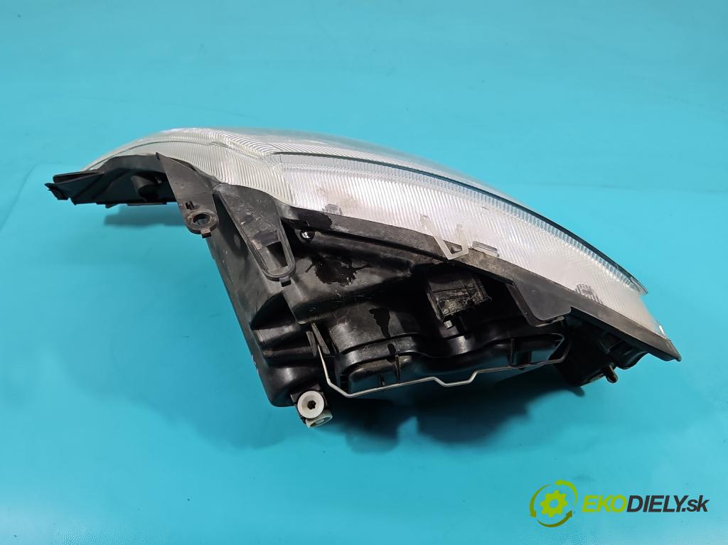 Citroen C3 I 2002-2009 1.4 hdi 90 HP manual 66 kW 1398 cm3 5- Reflektor: pravý  (Pravé)