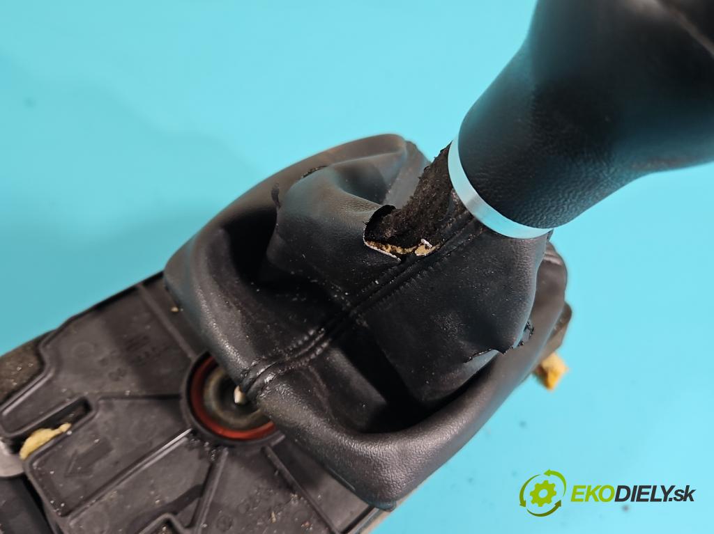 Audi A4 B6 2000-2004 1.9 tdi 131 HP manual 96 kW 1896 cm3 5- Páka: Změny: stupeň,rýchlosť  (Rýchlostné páky / kulisy)