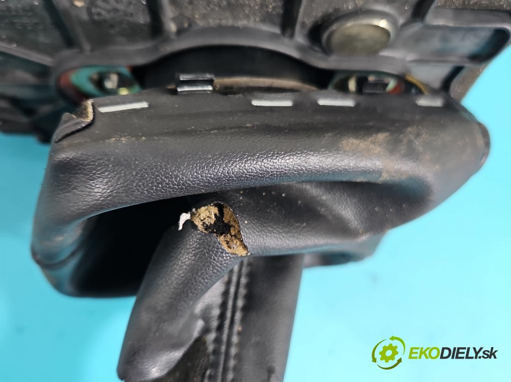 Audi A4 B6 2000-2004 1.9 tdi 131 HP manual 96 kW 1896 cm3 5- Páka: Změny: stupeň,rýchlosť  (Rýchlostné páky / kulisy)