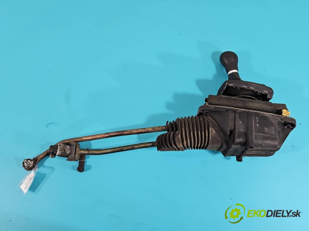 Audi A4 B6 2000-2004 1.9 tdi 131 HP manual 96 kW 1896 cm3 5- Páka: Změny: stupeň,rýchlosť  (Rýchlostné páky / kulisy)