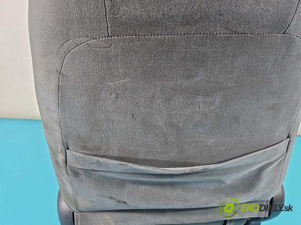 Toyota Yaris I 1999-2005 1.0 vvti 68 HP manual 50 kW 998 cm3 3- Sedačka ľavý  (Sedačky, sedadlá)