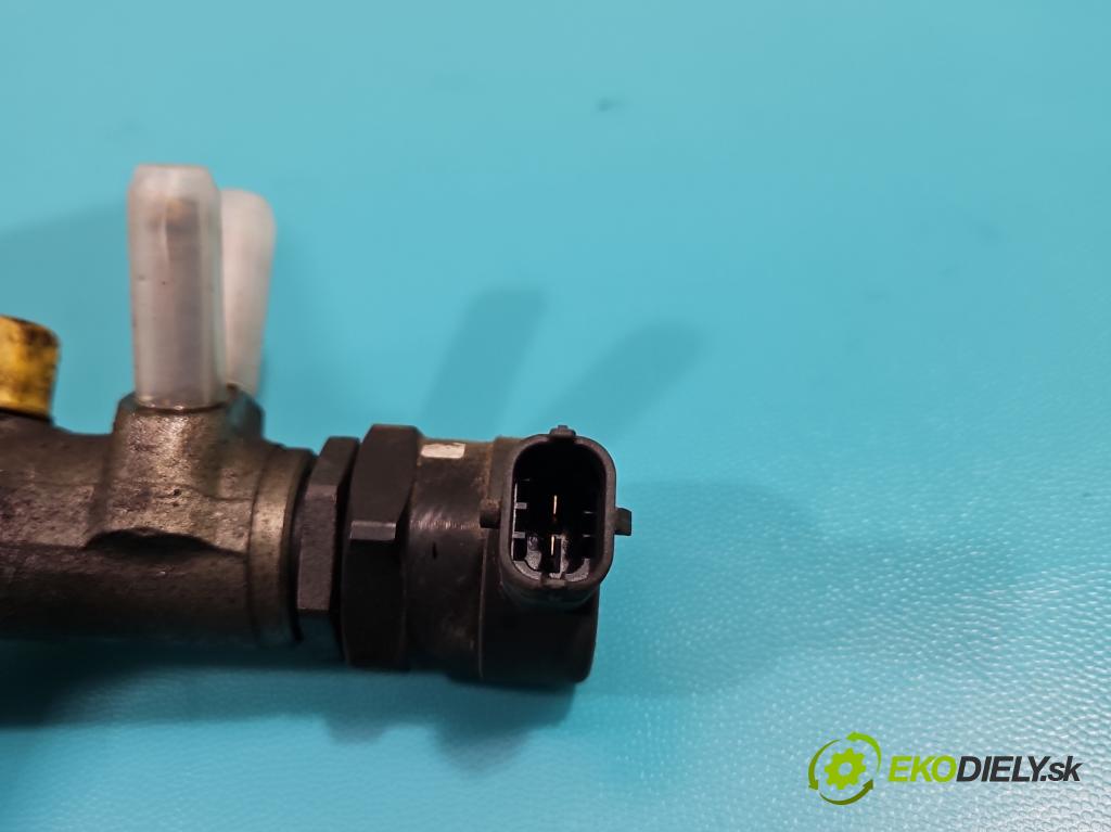 Toyota Yaris I 1999-2005 1.4 D4D 75 HP manual 55 kW 1364 cm3 5- lišta vstrekovacia 0445214032 (Vstrekovacie lišty)