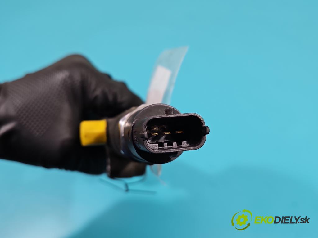 Toyota Yaris I 1999-2005 1.4 D4D 75 HP manual 55 kW 1364 cm3 5- lišta vstrekovacia 0445214032 (Vstrekovacie lišty)