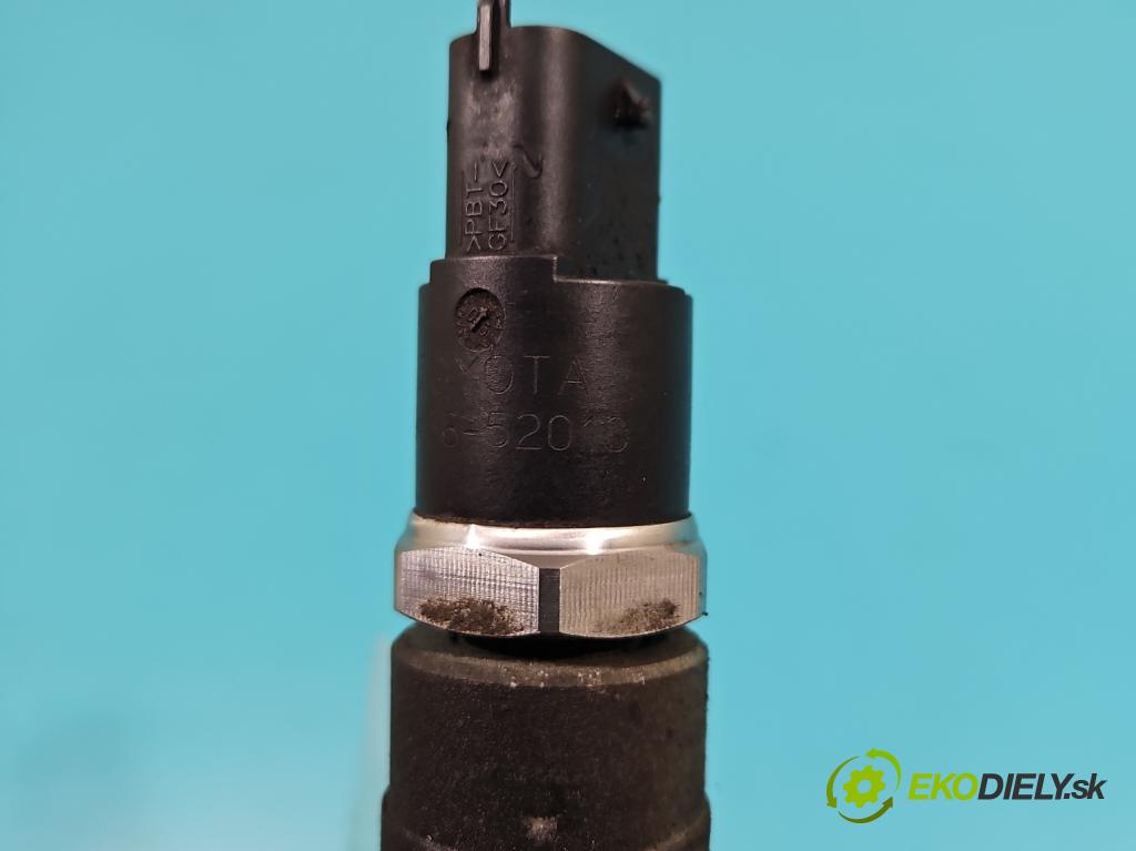 Toyota Yaris I 1999-2005 1.4 D4D 75 HP manual 55 kW 1364 cm3 5- lišta vstrekovacia 0445214032 (Vstrekovacie lišty)