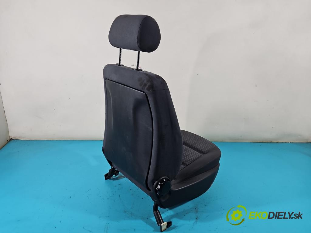 Audi A4 B5 1994-2001 1.9 tdi 110 HP manual 81 kW 1896 cm3 4- Sedačka pravý  (Sedačky, sedadlá)