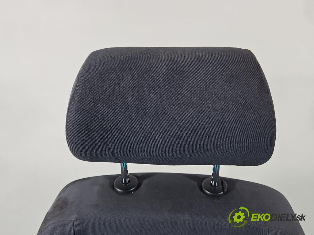 Audi A4 B5 1994-2001 1.9 tdi 110 HP manual 81 kW 1896 cm3 4- Sedačka pravý  (Sedačky, sedadlá)