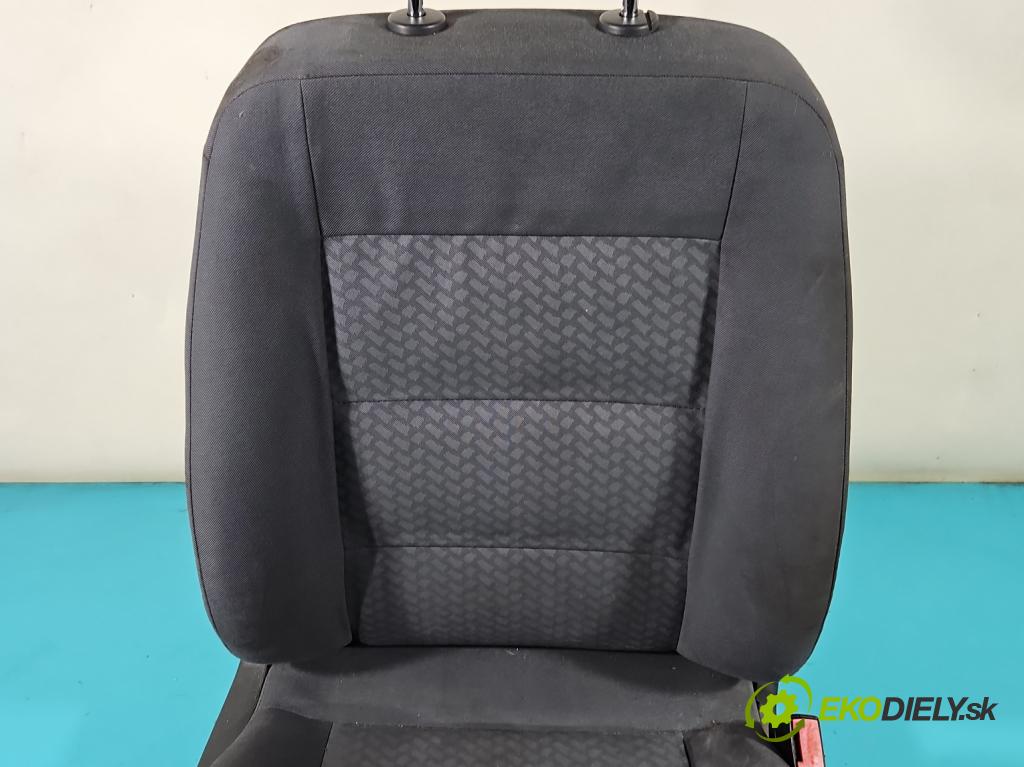 Audi A4 B5 1994-2001 1.9 tdi 110 HP manual 81 kW 1896 cm3 4- Sedačka pravý  (Sedačky, sedadlá)