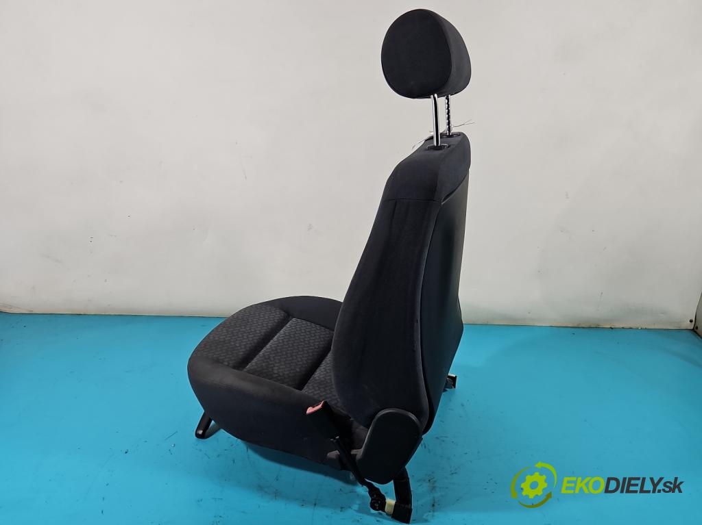 Audi A4 B5 1994-2001 1.9 tdi 110 HP manual 81 kW 1896 cm3 4- Sedačka pravý  (Sedačky, sedadlá)