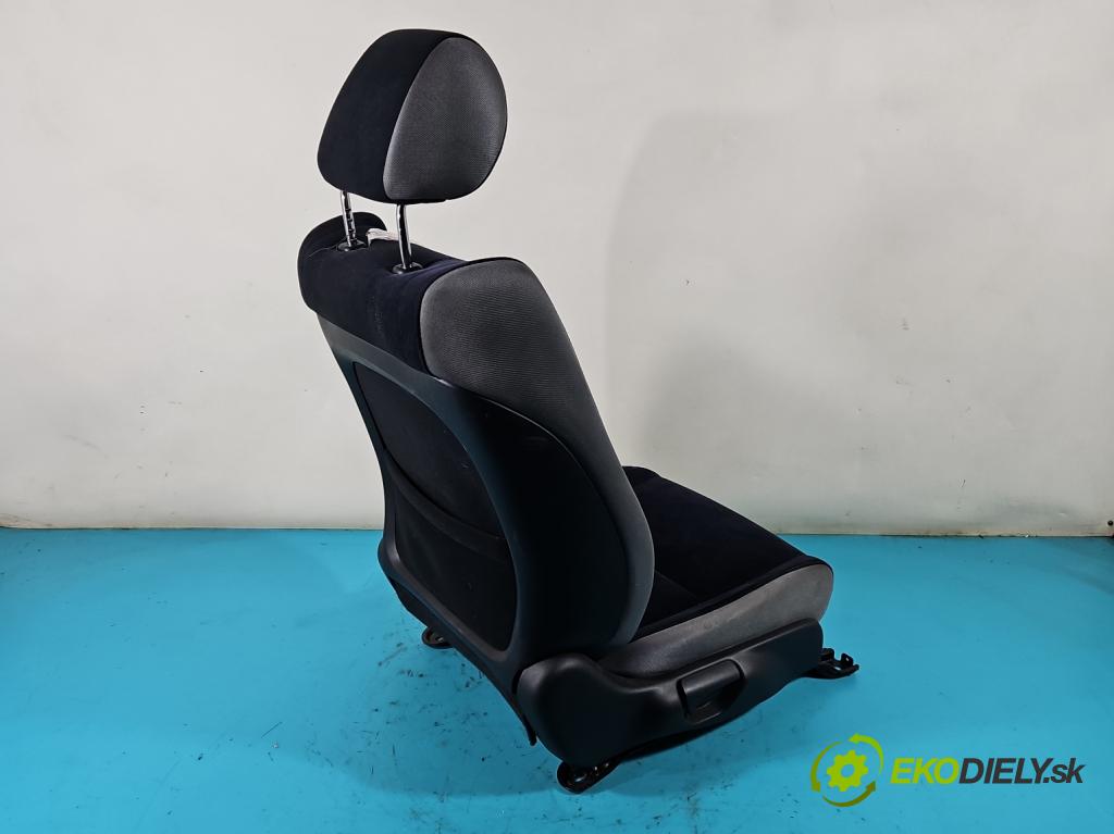 Honda Civic VIII 2006-2011 2.2 140 HP manual 103 kW 2204 cm3 5- Sedačka pravý  (Sedačky, sedadlá)