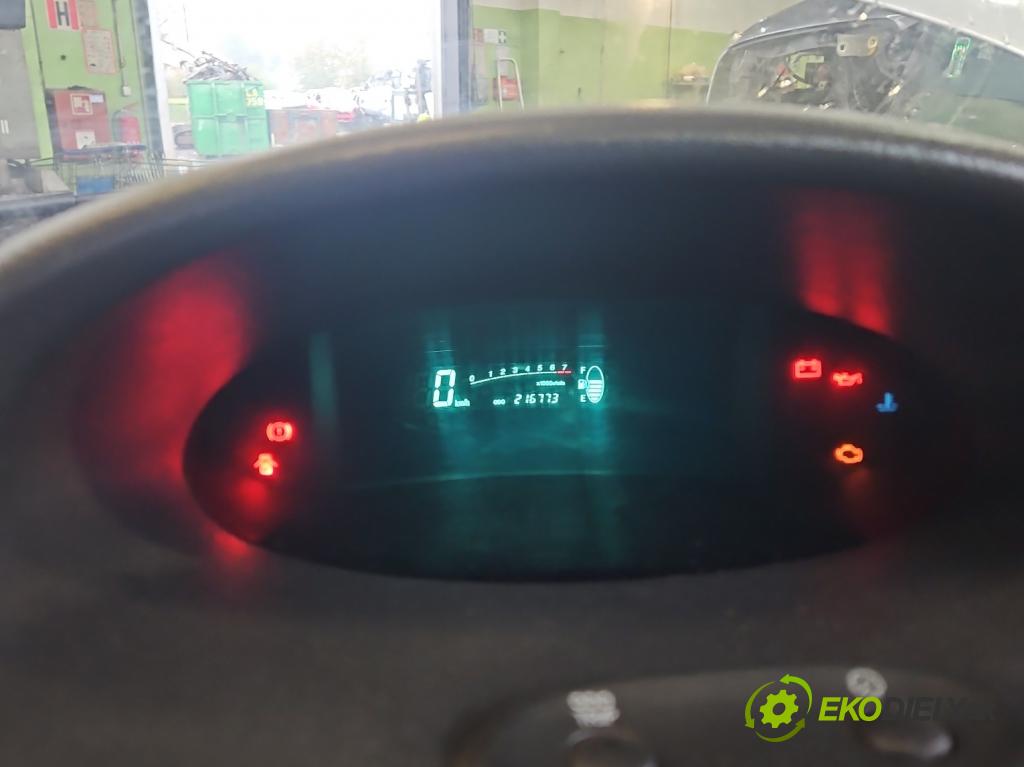 Toyota Yaris I 1999-2005 1.0 vvti 68 HP manual 50 kW 998 cm3 3- prístrojovka/ budíky 83800-0D010 (Prístrojové dosky, displeje)
