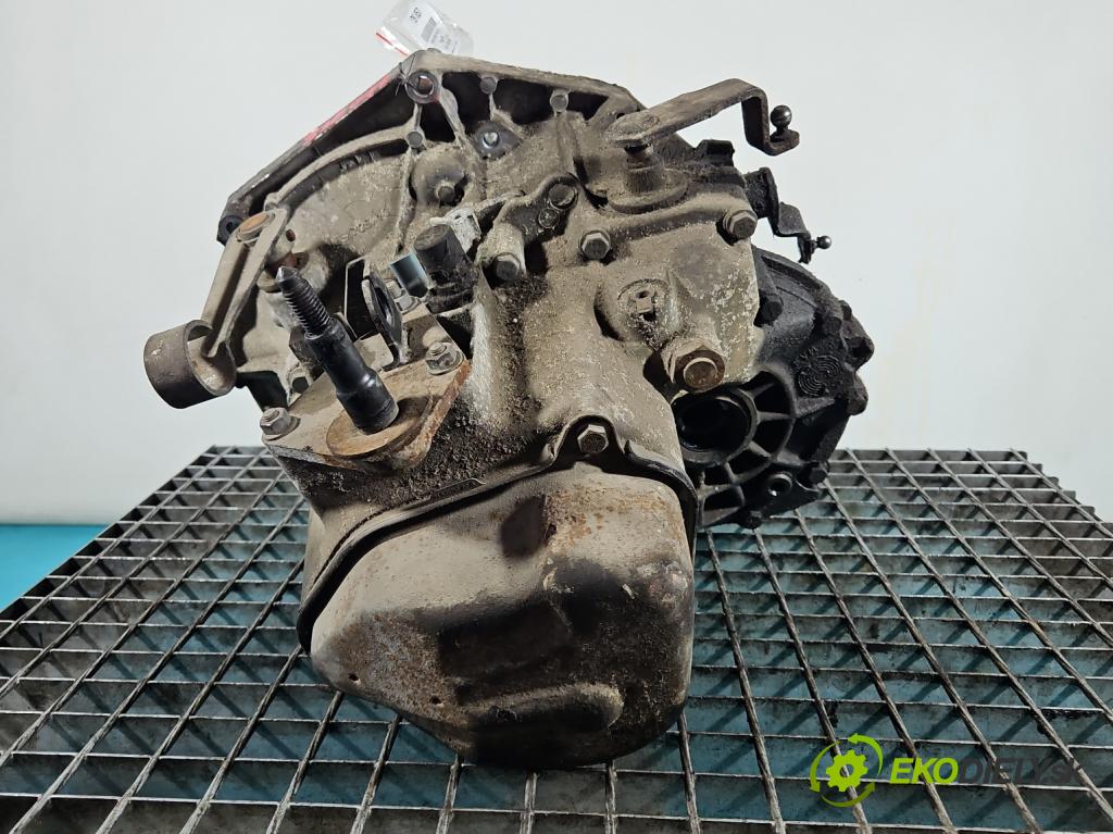 Peugeot 206 1.1 60 HP manual 44 kW 1124 cm3 3- prevodovka stupeň,rýchlosť manual 20CQ82