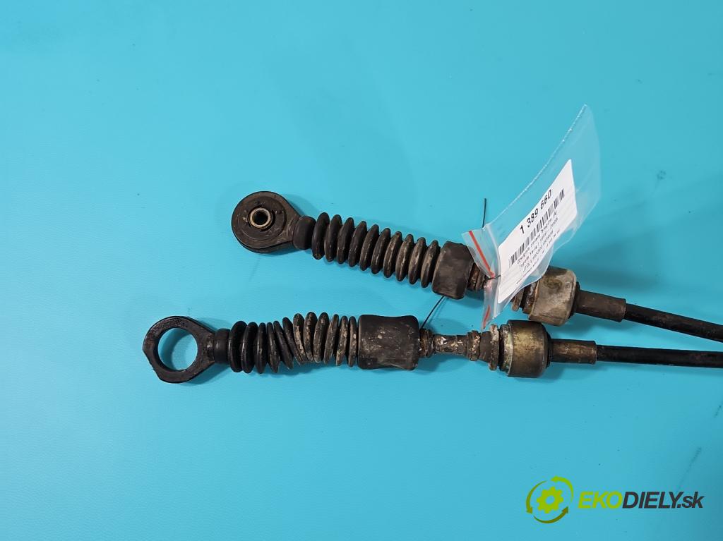 Toyota Yaris I 1999-2005 1.0 vvti 68 HP manual 50 kW 998 cm3 3- Páka: Změny: stupeň,rýchlosť  (Rýchlostné páky / kulisy)