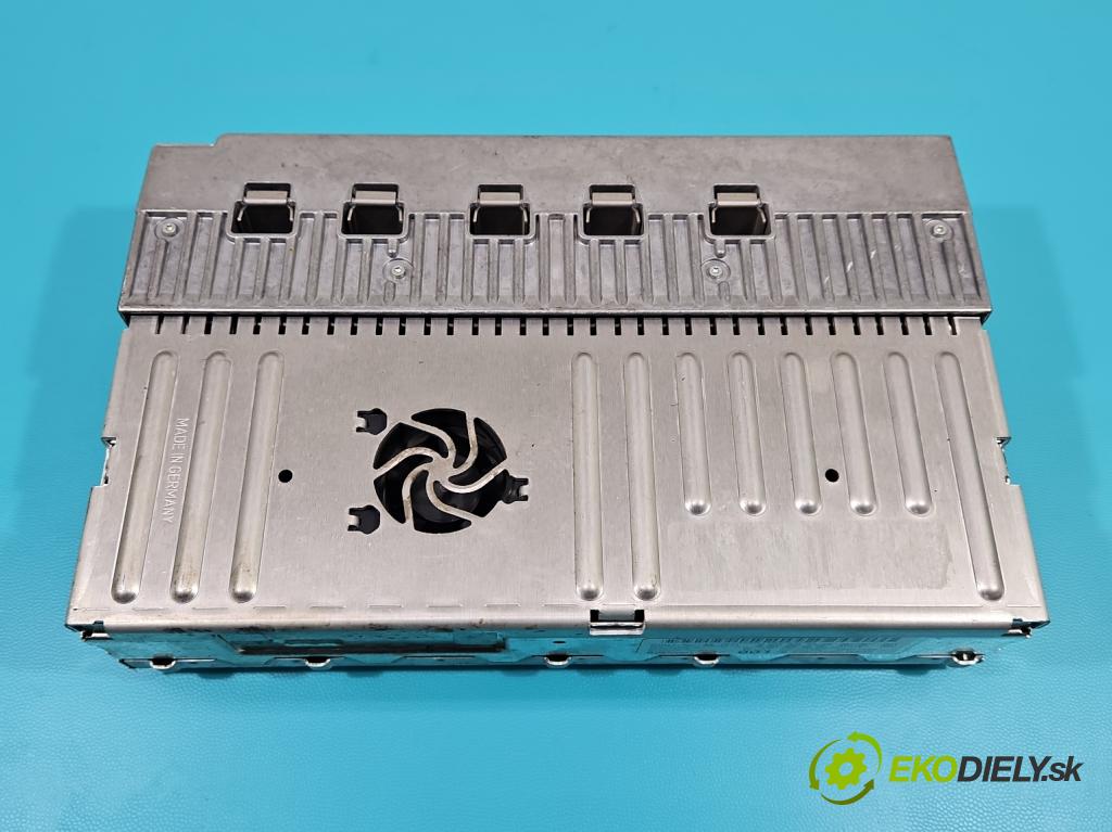 Mercedes S W221 2005-2013 5.5 V8 387KM automatic 285 kW 5462 cm3 4- Zesilovač: A2218206789 (Zosilňovače)