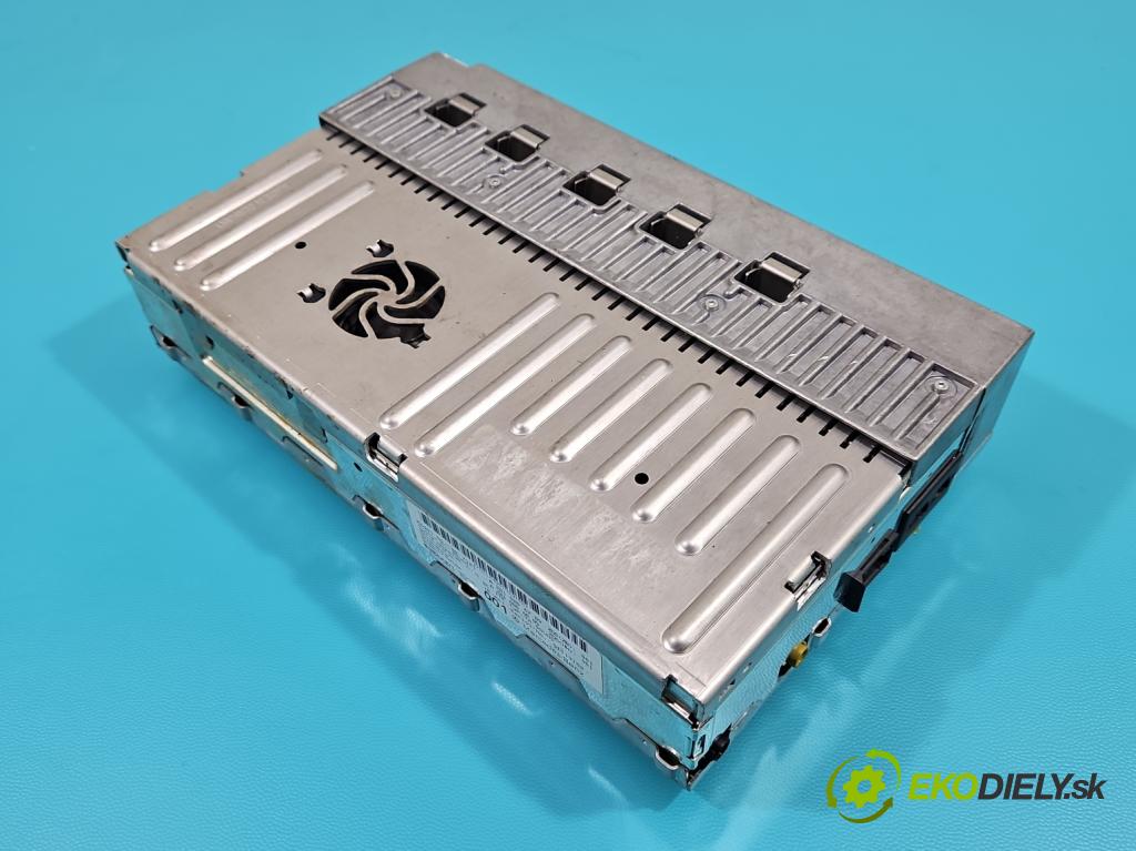 Mercedes S W221 2005-2013 5.5 V8 387KM automatic 285 kW 5462 cm3 4- Zesilovač: A2218206789 (Zosilňovače)