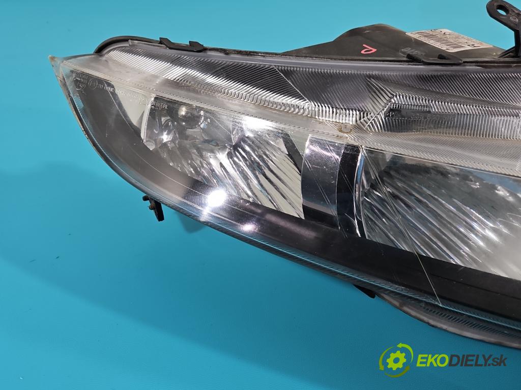 Honda Civic VIII 2006-2011 2.2 140 HP manual 103 kW 2204 cm3 5- Reflektor: pravý 0301226202 (Pravé)